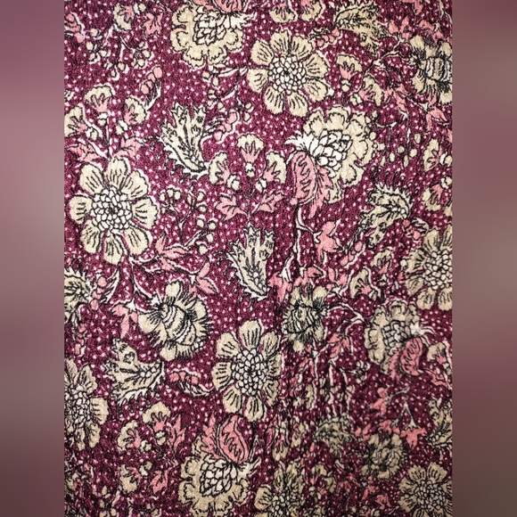 Loft NWT Ladies Breezy Blouse, Size S Petite, Floral print on Purple background - Picture 8 of 11